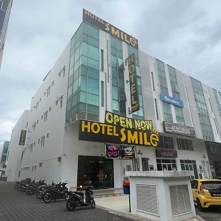 Smile Hotel Subang Airport 莎阿南 外观 照片