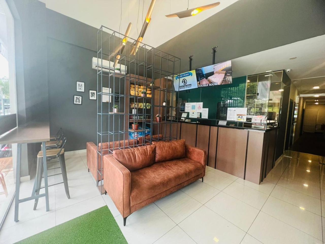 Smile Hotel Subang Airport 莎阿南 外观 照片