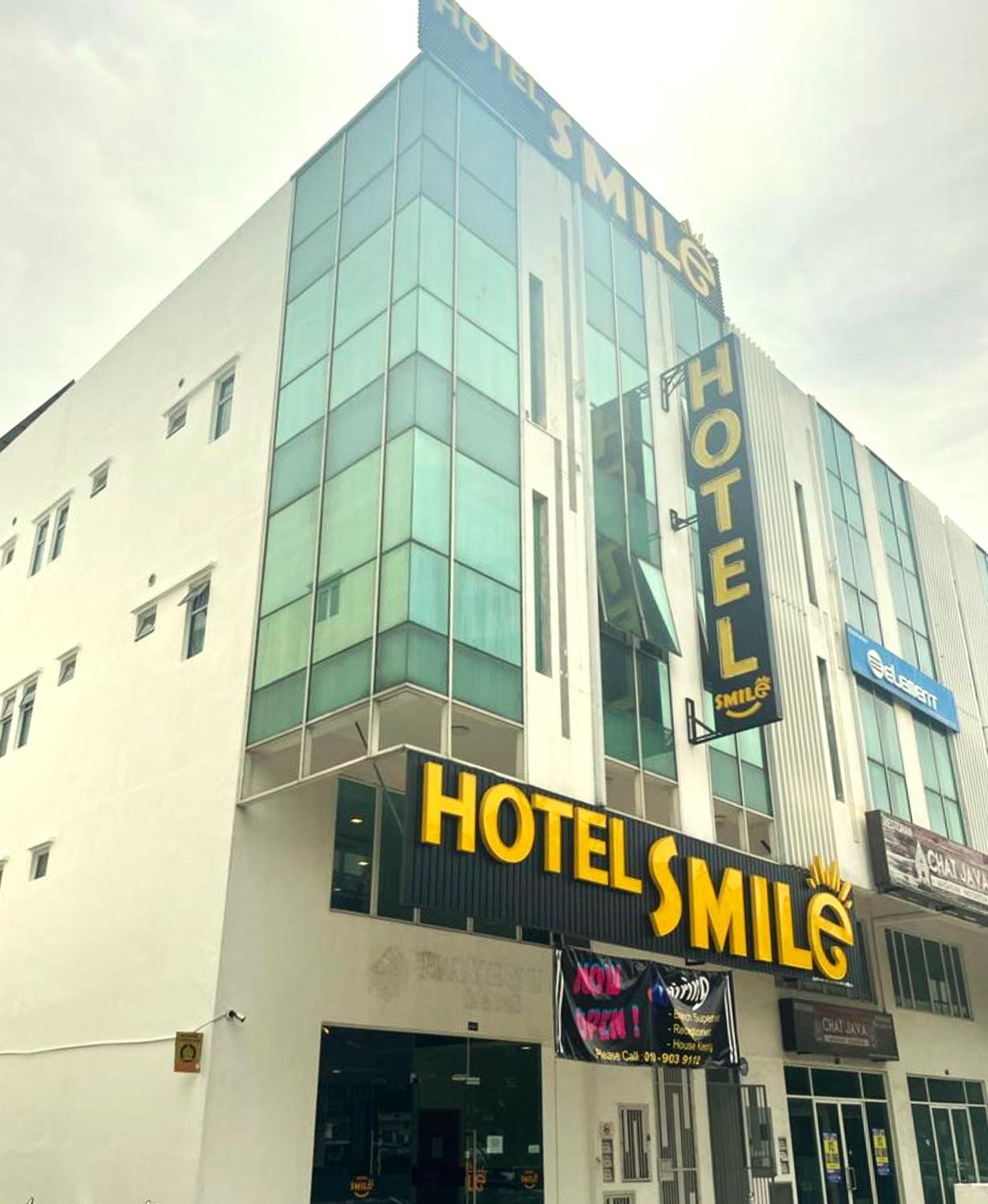 Smile Hotel Subang Airport 莎阿南 外观 照片